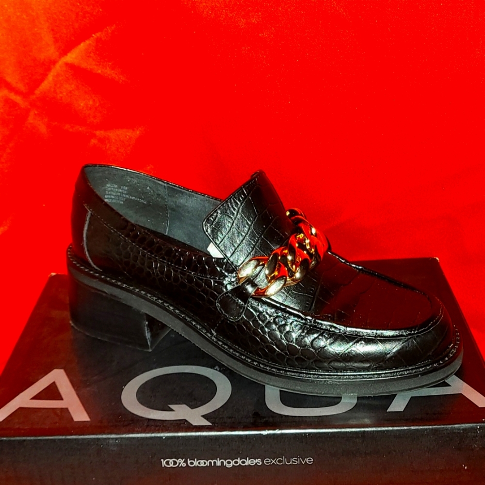8.5 Black Croc Leather Loafers With Gold Chain Strap